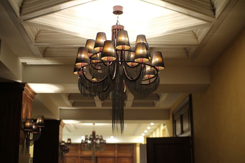 Orion Hotel Bichkek Extérieur photo A chandelier