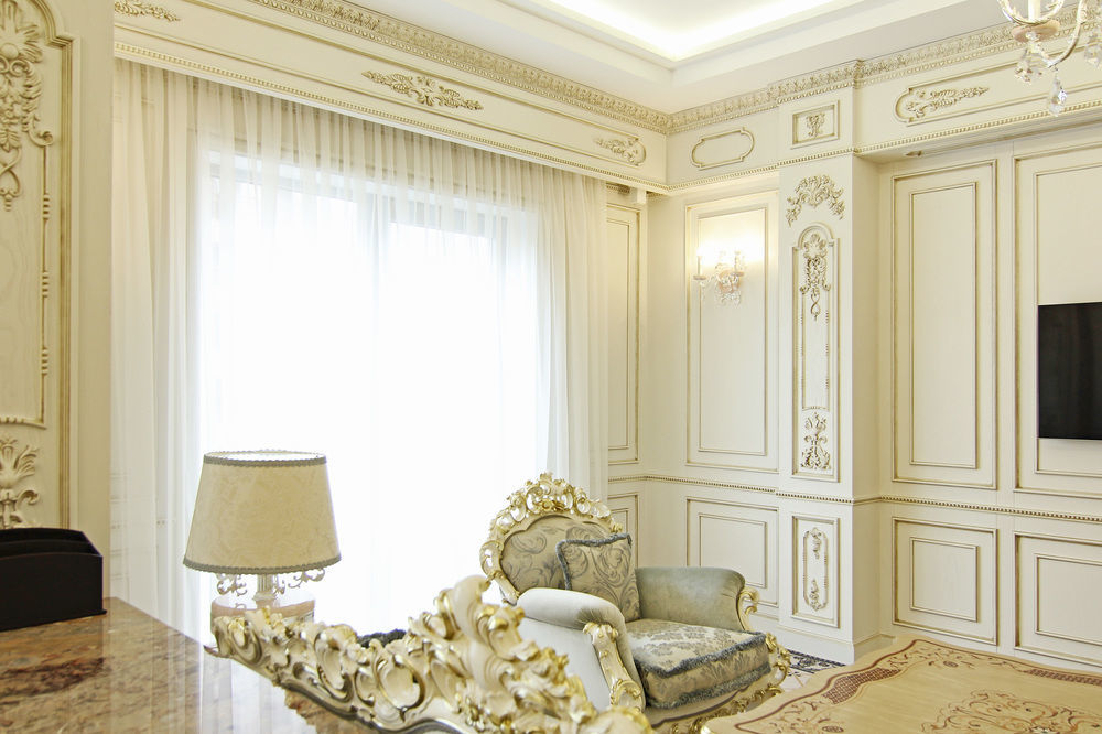 Orion Hotel Bichkek Extérieur photo A room with a curtain